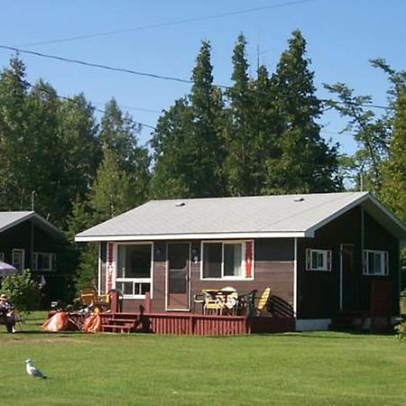 Wee Point Resort Manitowaning Værelse billede