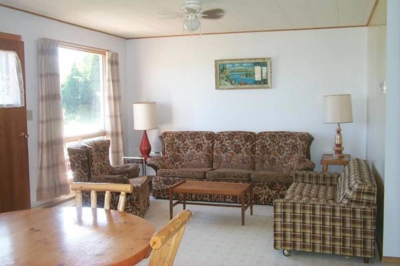 Wee Point Resort Manitowaning Værelse billede